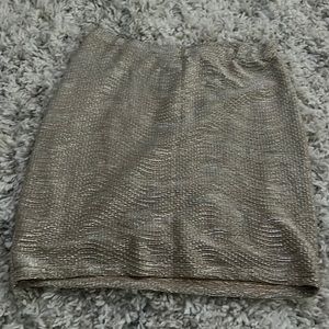 Gold skirt - no flaws